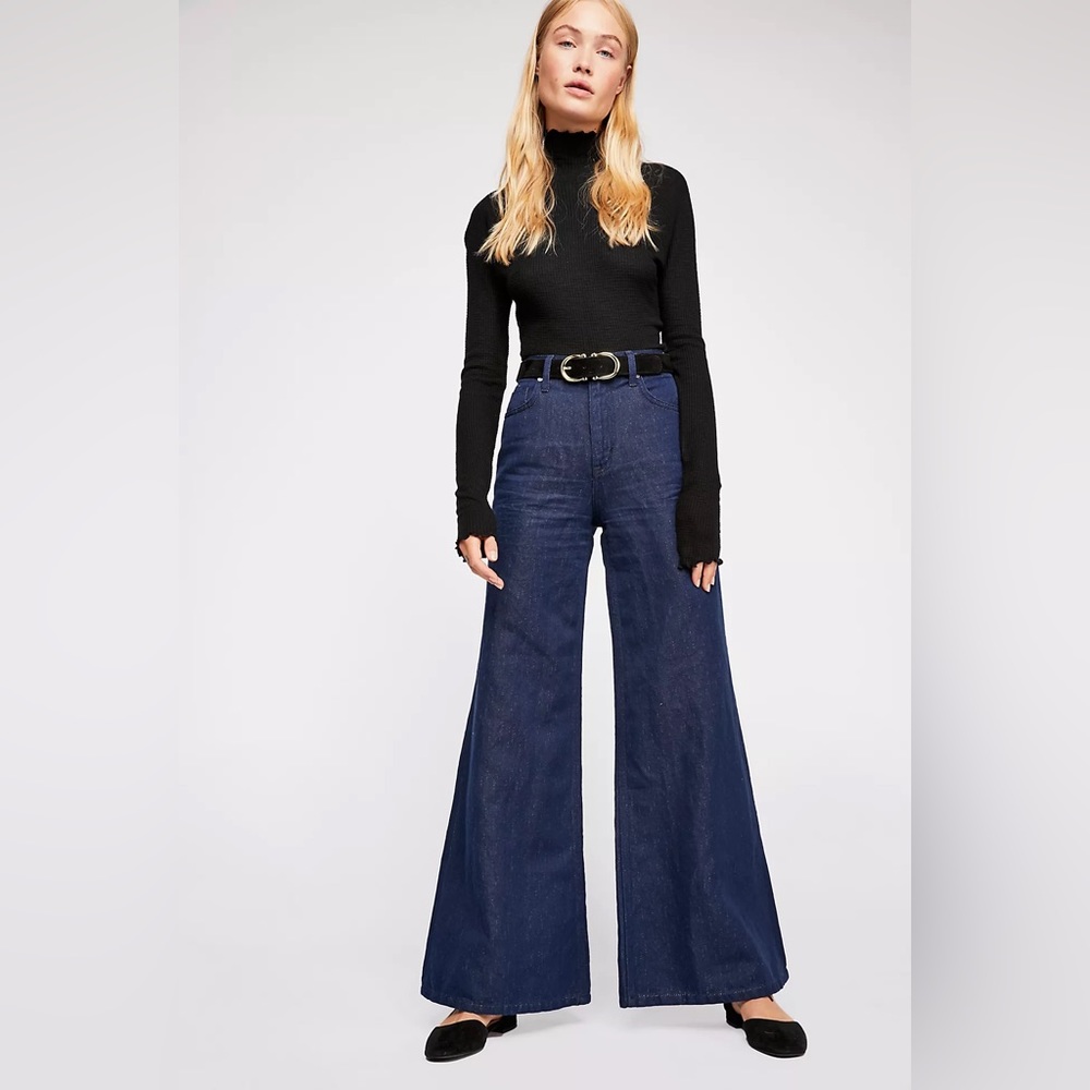 FREE PEOPLE - We The Free. High Waist Wide Leg Jeans In Dark Denim Sz 24